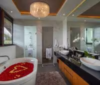 Villa Tirtha Bayu II, Ensuite Badezimmer